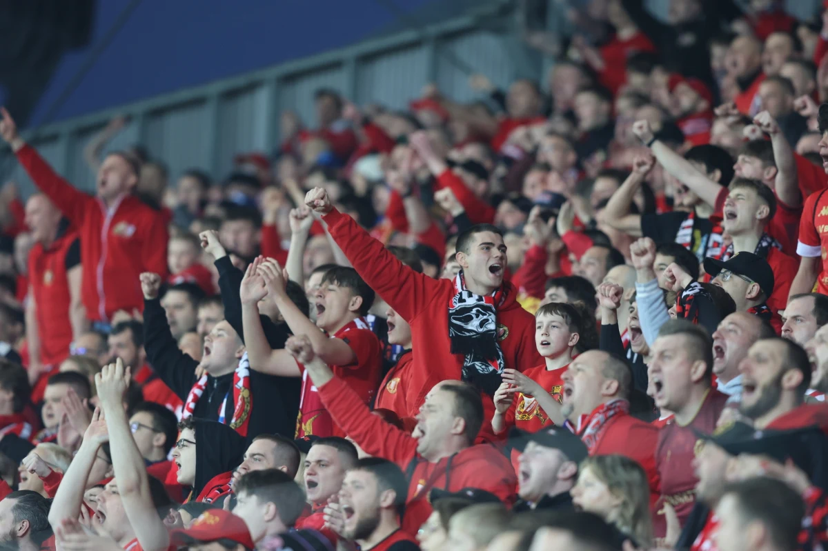 Widzew Łódź z nowym właścicielem? Robert Dobrzycki jest blisko przejęcia klubu. Biznesmen poinformował o tym na swoim profilu w mediach społecznościowych. Na oficjalne stanowisko Widzewa w tej sprawie trzeba będzie zaczekać do podpisania odpowiednich umów.