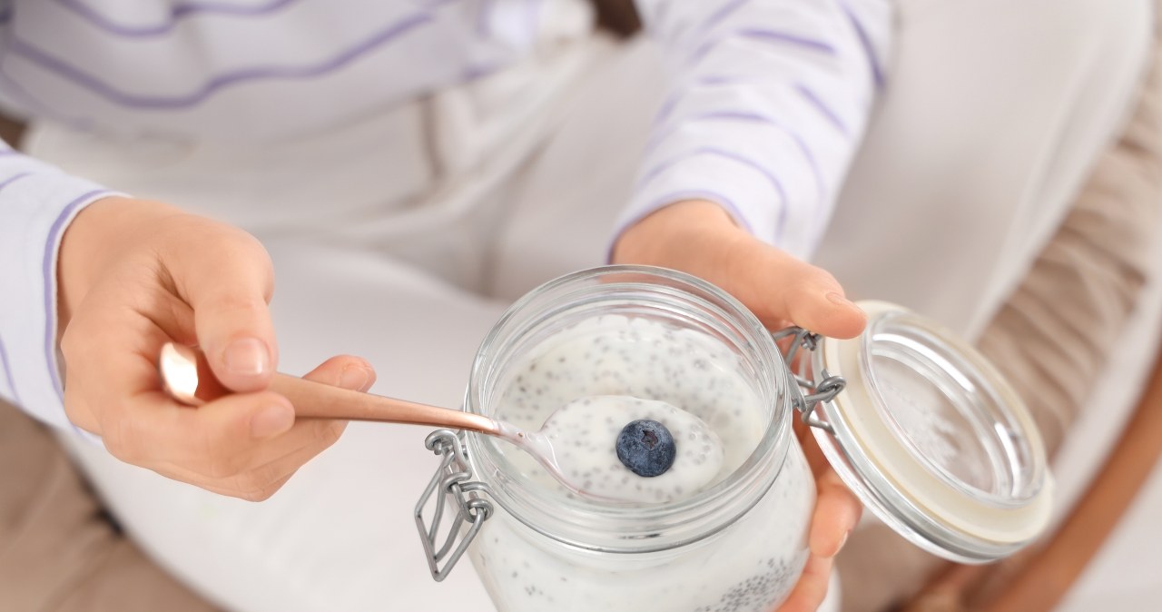 Zamiast batonika sięgnij po ten lekki deser. Głód znika na długie godziny