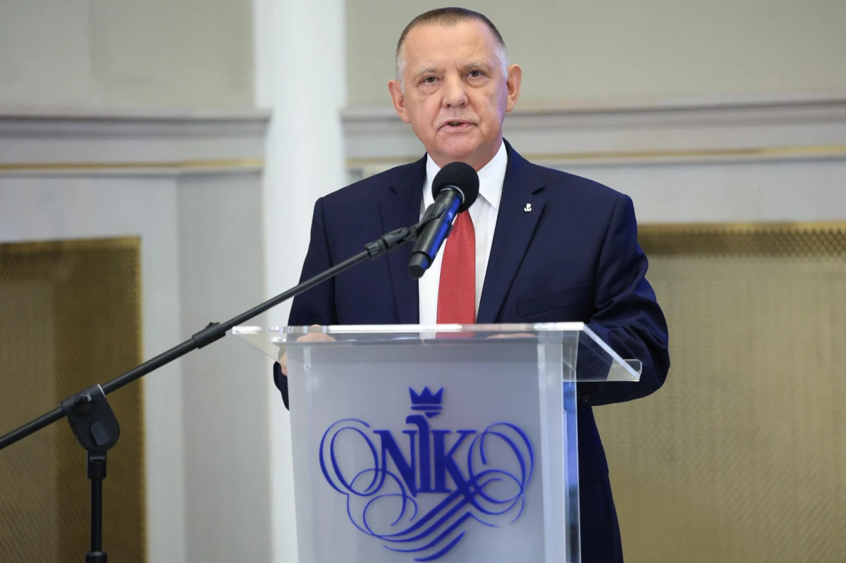 NIK - po kontroli zakupu przez Prokuraturę Krajową w listopadzie 2020 r. systemu elektronicznego Hermes - skierowała dwa zawiadomienia o możliwości popełnienia przestępstwa. ​Kontrolerzy negatywnie ocenili zakup tego systemu służącego do analizy kryminalnej. Za jego pomocą - według NIK - zbierane były dane na temat polityków, samorządowców, prokuratorów czy przedstawicieli biznesu.