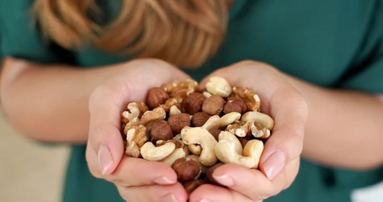 Wystarczy garść dwa razy w tygodniu. Zaskakujący wpływ na zdrowie jelit