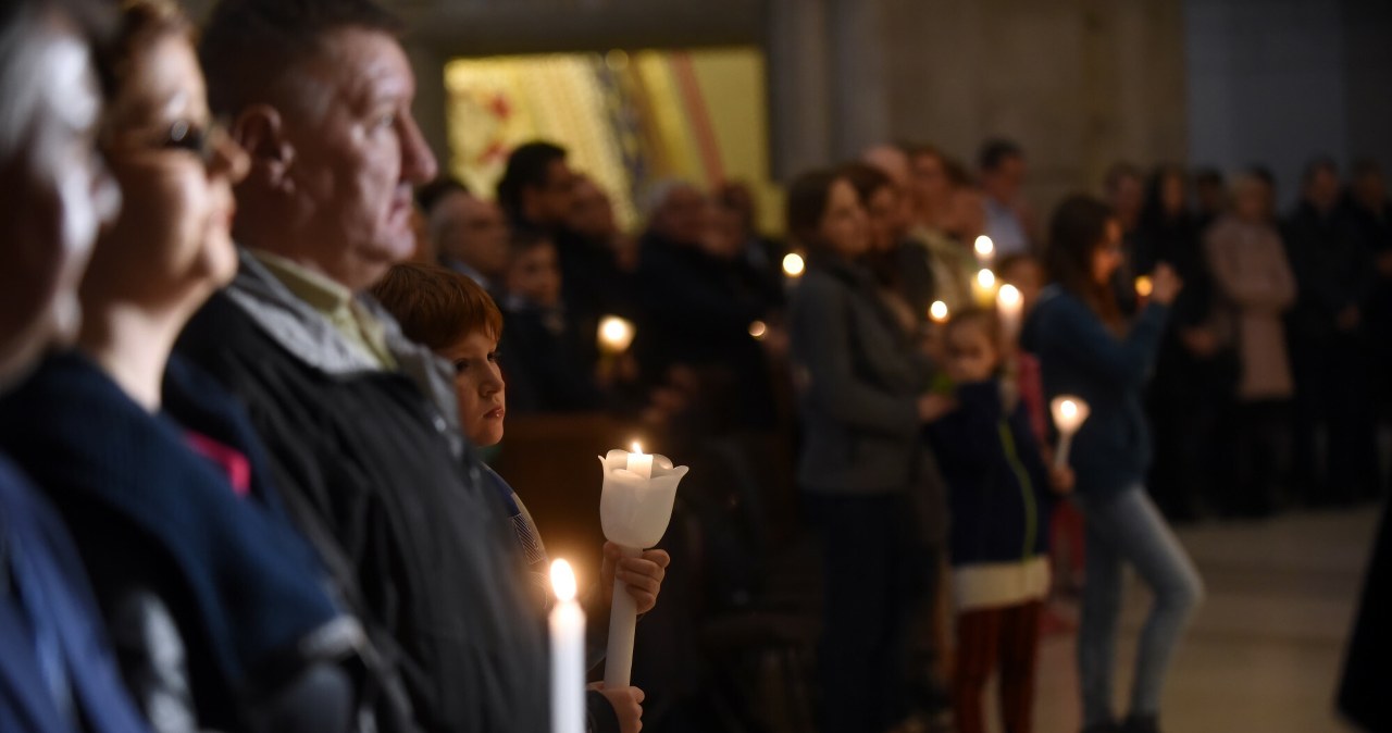 Czy katolik ma obowiązek uczestniczenia w rezurekcji? Zasady są jasne