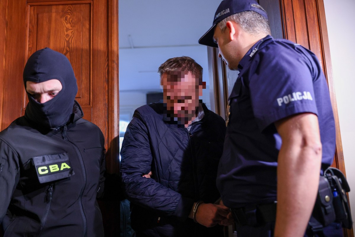 Podejrzany o korupcję były wicemarszałek województwa śląskiego i były wiceprezydent Częstochowy Bartłomiej S. pozostanie w tymczasowym areszcie. Sąd zastrzegł jednak, że mógłby on wyjść na wolność po wpłaceniu pół miliona zł poręczenia majątkowego. Z tą decyzją nie zgadza się jednak prokuratura.