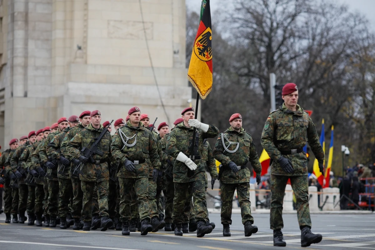 Niemiecki parlament we wtorek zmienił konstytucję, umożliwiając tym samym przyszłemu rządowi zwiększenie wydatków na obronność oraz pomoc dla Ukrainy. Jest to reakcja na obecną politykę Stanów Zjednoczonych wobec Europy. "500 miliardów euro zostało także przeznaczone na modernizację infrastruktury. Liczba rakiet typu Patriot, jest tak niska, że jeżeli zostaną odpowiednio rozstawione, to można obronić tylko Berlin, a całe inne terytorium Niemiec jest praktycznie bezbronne" – mówi w rozmowie z Tomaszem Terlikowskim na antenie radia RMF24 Ireneusz Karolewski, profesor i politolog z Uniwersytetu Lipskiego.