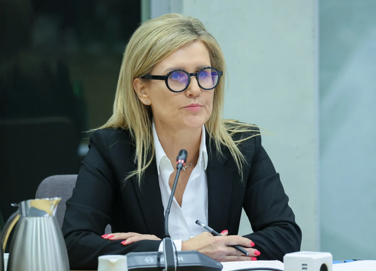 Prokurator Ewa Wrzosek, która w ubiegłym tygodniu przesłuchiwała Barbarę Skrzypek, otrzymała ochronę. Powodem takiej decyzji są groźby, które zaczęła otrzymywać po śmierci wieloletniej współpracowniczki Jarosława Kaczyńskiego. 