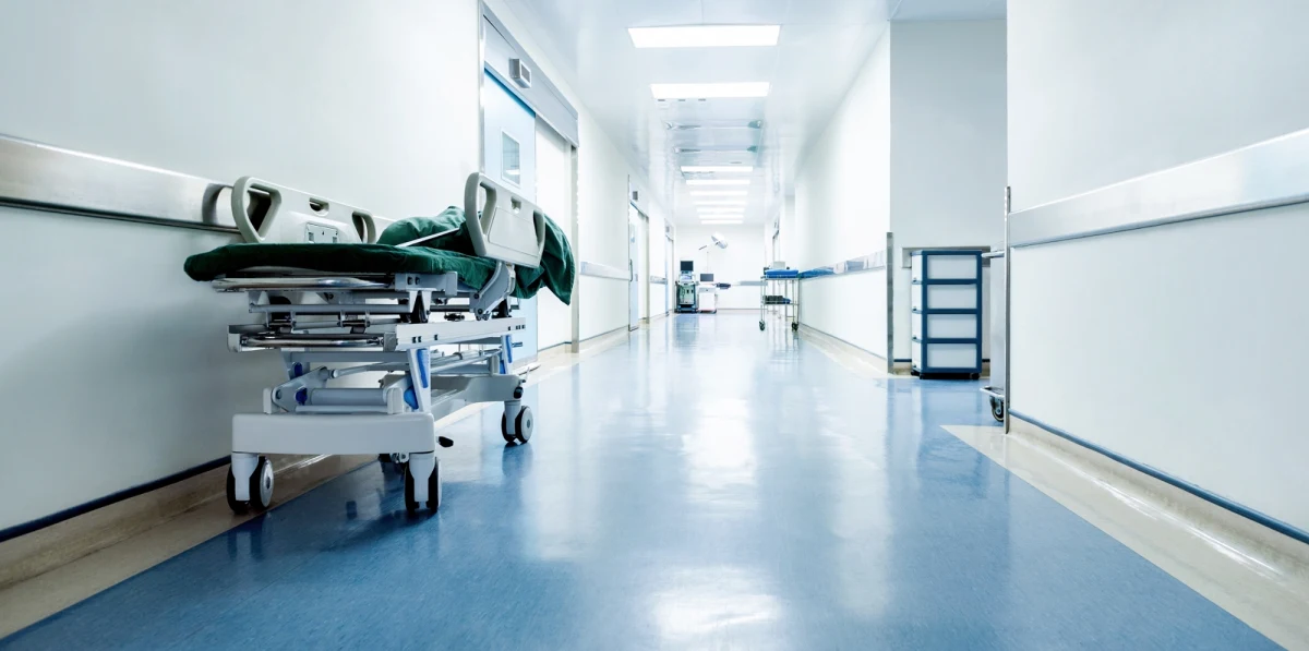 Są wyniki badań mężczyzny, który miał kontakt z chłopcem chorym na błonicę. W pobranej próbce nie znaleziono jednak bakterii maczugowca błonicy. Mężczyzna jest hospitalizowany w Wojewódzkim Szpitalu Specjalistycznym im. Gromkowskiego we Wrocławiu.