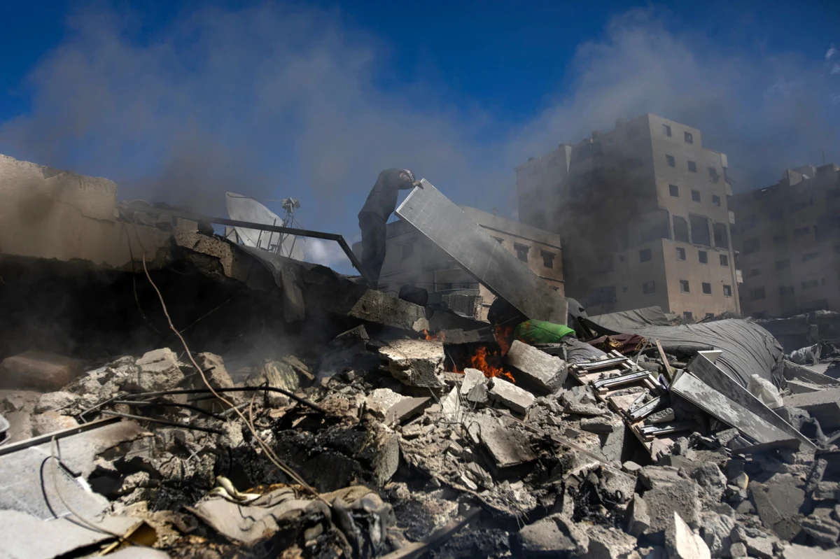 W Strefie Gazy rozpoczęła się „precyzyjna” operacja lądowa izraelskiej armii. Jak poinformowano, celem jest poszerzenie strefy buforowej i ponowne przejęcie kontroli nad częścią korytarza Necarim, czyli pasa ziemi dzielącego palestyńskie terytorium na część południową i północną.