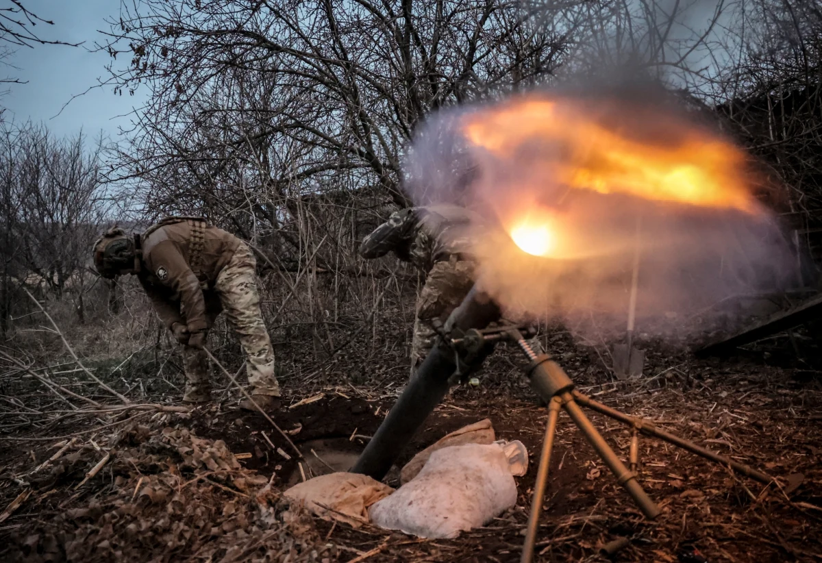 Brytyjskie siły specjalne mają być w gotowości do misji pokojowej w Ukrainie. Tak twierdzi brytyjski dziennik „The i Paper". 