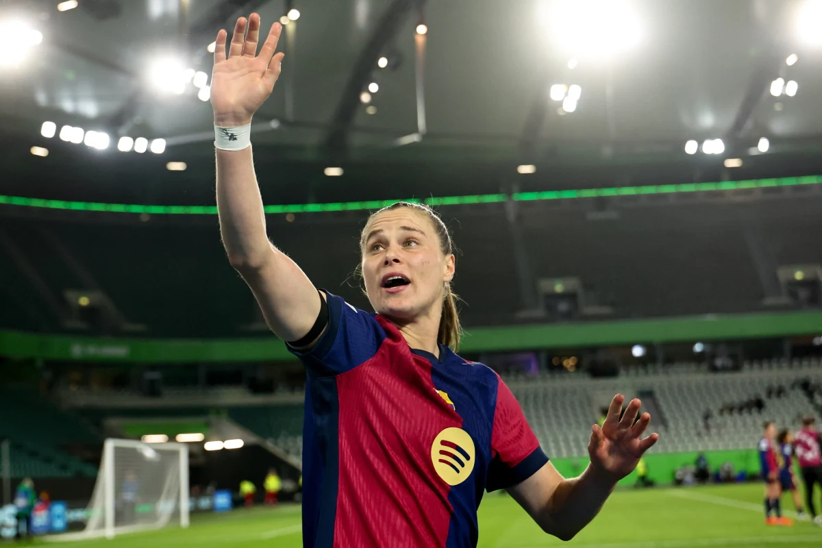 Barcelona, w składzie z Ewą Pajor, wygrała na wyjeździe z byłą drużyną Polki VfL Wolfsburg 4:1 w pierwszym meczu ćwierćfinału piłkarskiej Ligi Mistrzyń. Rewanż odbędzie się 27 marca.