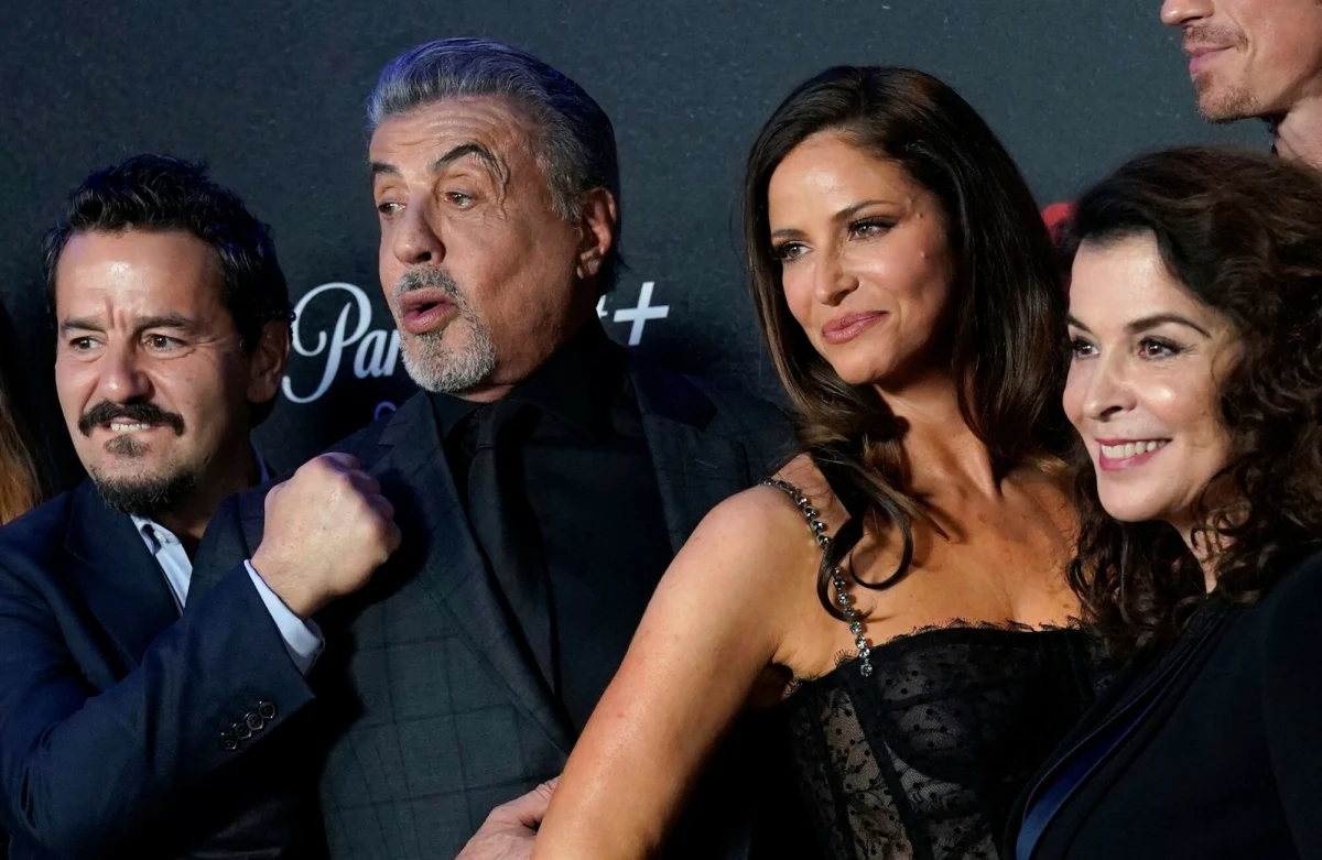 Ruszyły zdjęcia do trzeciego sezonu gangsterskiego serialu "Tulsa King". Sylvester Stallone ponownie wciela się w rolę Dwighta "Generała" Manfrediego, który po odsiedzeniu długoletniego wyroku rozkręca mafijny interes w Tulsie.