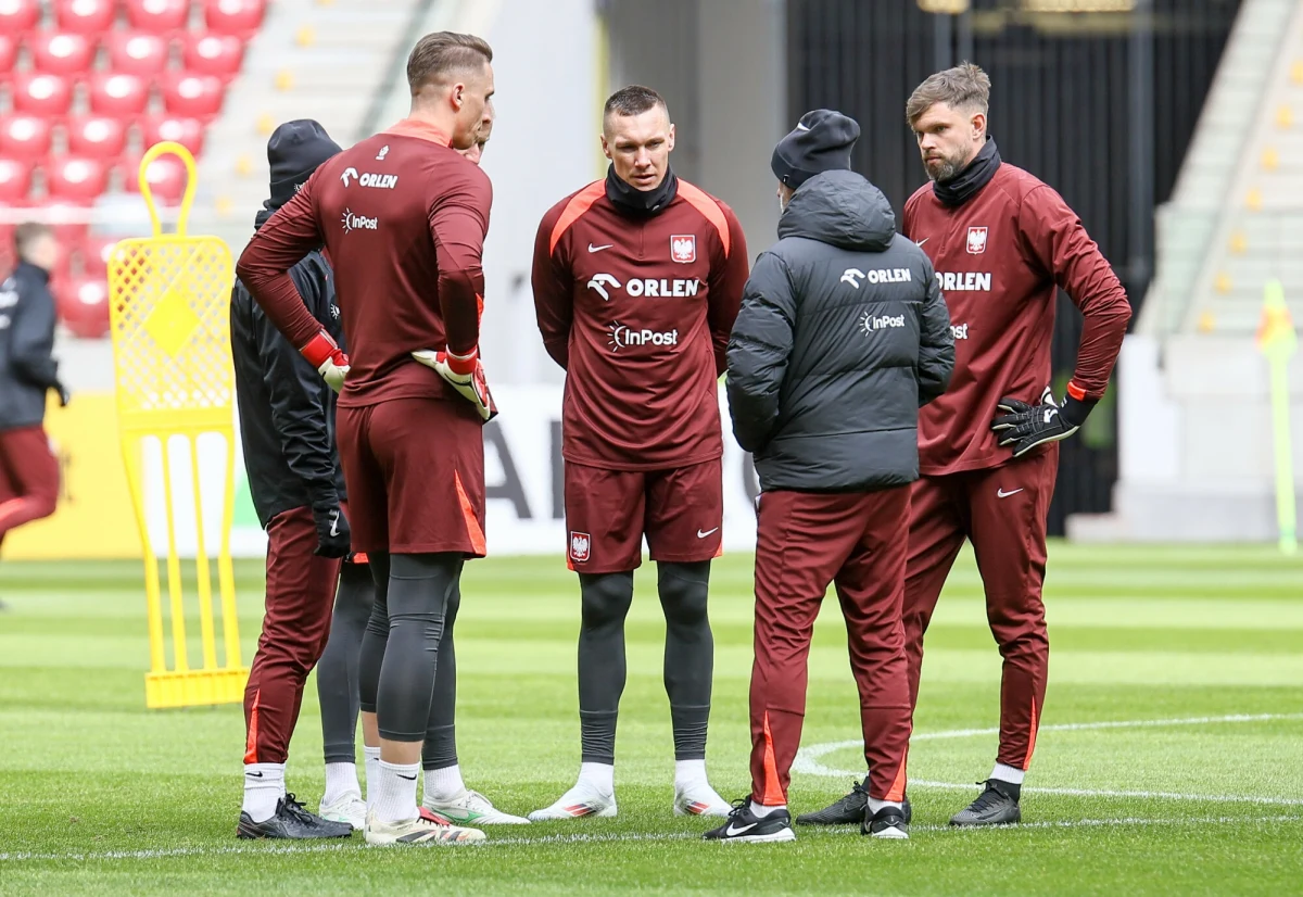 Selekcjoner piłkarskiej reprezentacji Polski Michał Probierz poinformował, że bramkarzem, który rozpocznie eliminacje mistrzostw świata w podstawowym składzie, będzie Łukasz Skorupski. "Wierzę, że to będzie dobry wybór" - zaznaczył.