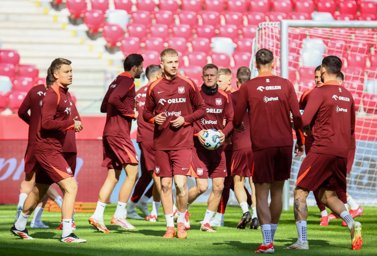 Piłkarska reprezentacja Polski rozpoczyna eliminacje mistrzostw świata. W pierwszym biało-czerwoni na PGE Narodowym zagrają w piątek z Litwą. A 3 dni później także w Warszawie z Maltą. "Gramy dwa mecze u siebie z teoretycznie słabszymi zespołami. Będzie można w tych meczach złapać stabilizację i dać temu zespołowi pewność siebie" – mówi w Bogdan Zając, były asystent selekcjonera reprezentacji Adama Nawałki, z którym o rozpoczynających się eliminacjach mistrzostw świata rozmawiał Wojciech Marczyk z redakcji sportowej RMF FM.