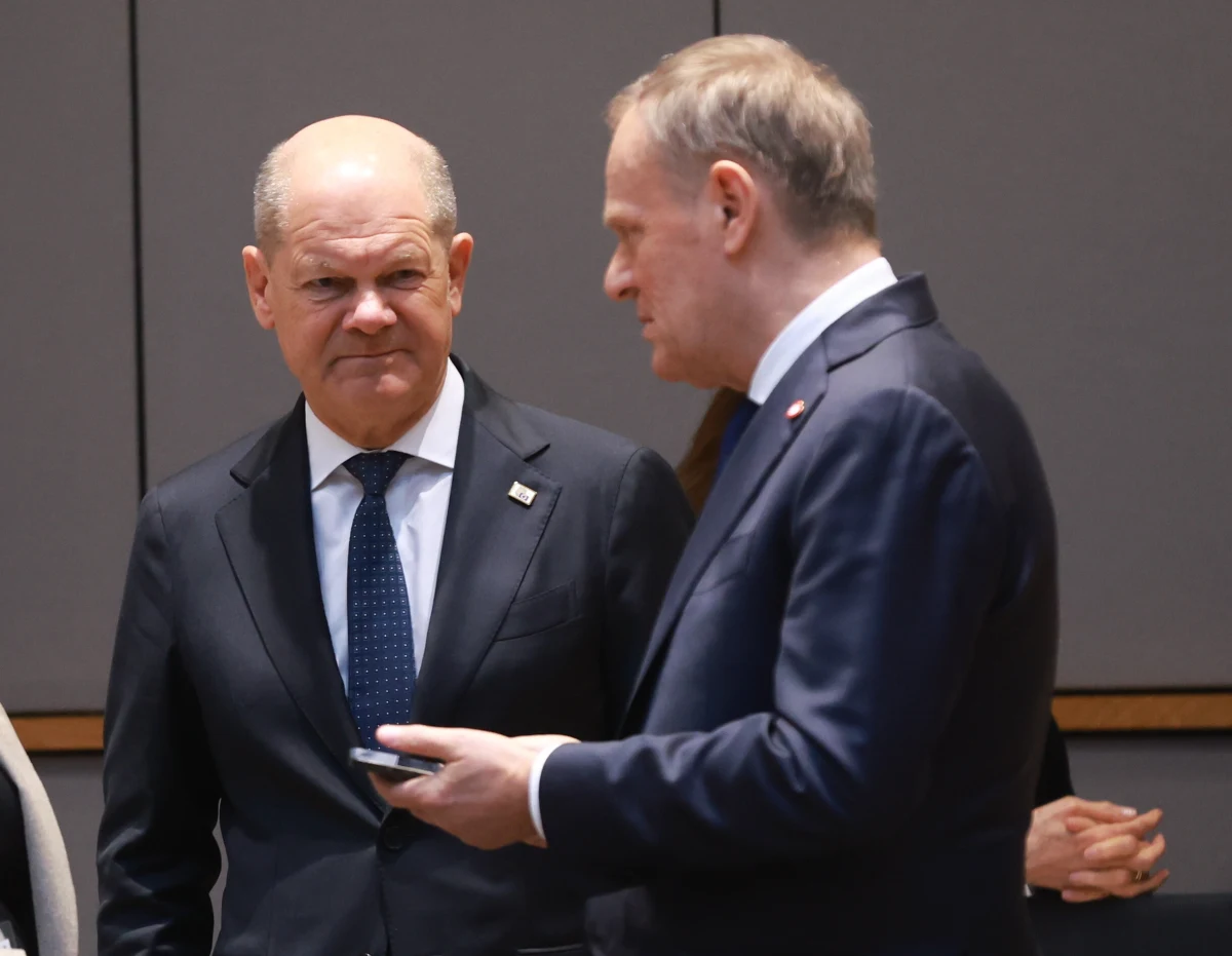 26 przywódców UE - bez Węgier - przyjęło wspólną deklarację w sprawie dalszego wspierania Ukrainy. To powtórka z poprzedniego szczytu, gdy węgierski premier Viktor Orban także zablokował wspólne wnioski dotyczące Ukrainy. Przywódcy UE rozmawiali również z Wołodymyrem Zełenskim, który połączył się z nimi zdalnie z Norwegii. 