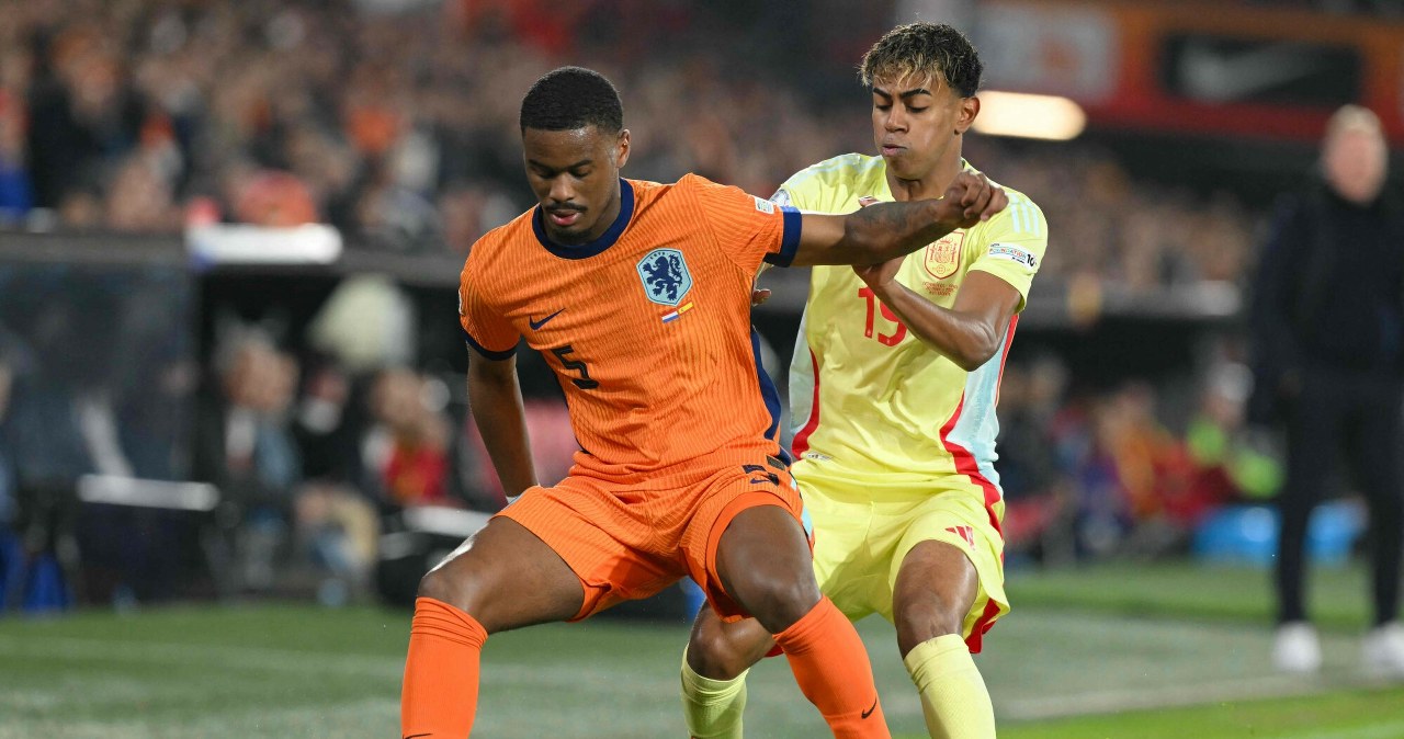 Holenderski antybohater. Hato wyleciał z boiska, a Hiszpania wykorzystała przewagę