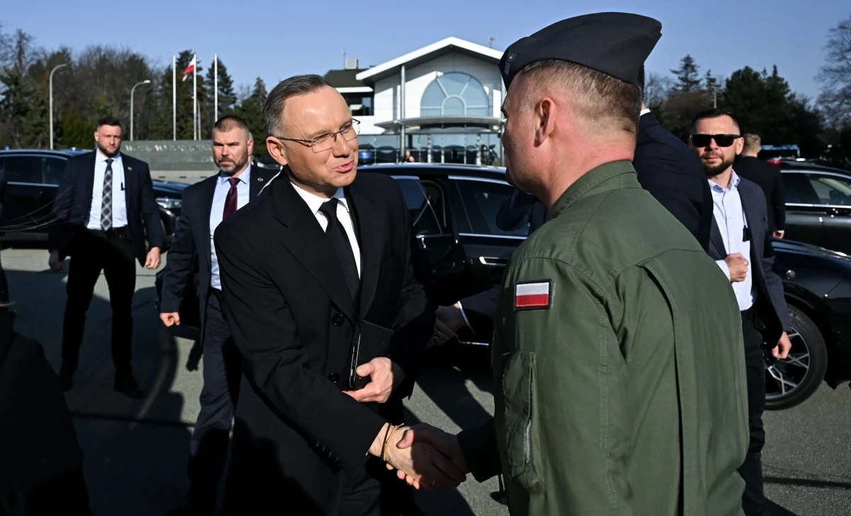 Była prośba premiera, ale pozostała bez odpowiedzi prezydenta. Jak nieoficjalnie ustalił reporter RMF FM, Andrzej Duda podpisze ustawę azylową.