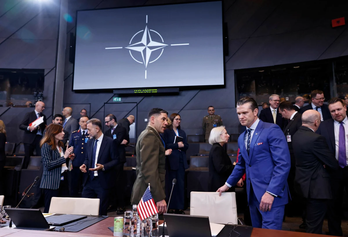 Europejscy giganci militarni - Wielka Brytania, Francja, Niemcy i państwa nordyckie - opracowują plan zastąpienia Stanów Zjednoczonych w NATO. Plan zakrojony jest na 5-10 lat, a jego celem jest uniknięcie chaosu, jaki spowodowałoby jednostronne wycofanie się USA z Sojuszu - takie informacje przekazał w piątek dziennik "Financial Times". Podstawą działań ma być zwiększenie wydatków na obronę w Europie i rozbudowa potencjału wojskowego. To umożliwiłoby USA większe skupienie się na Azji.