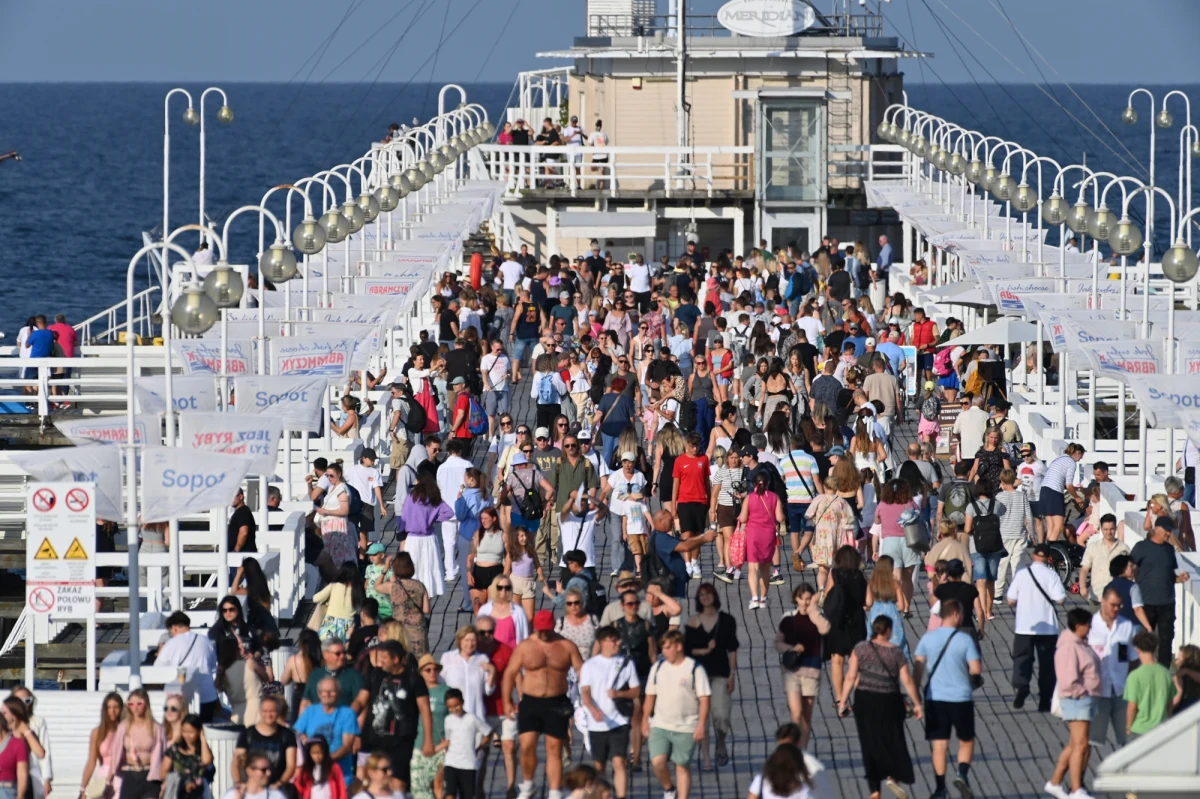 Od 11 kwietnia, spacer po słynnym sopockim molo stanie się płatny. Ceny biletów będą takie same jak w ubiegłym roku. Czy to oznacza koniec bezpłatnych spacerów nad morzem? Nie dla wszystkich!