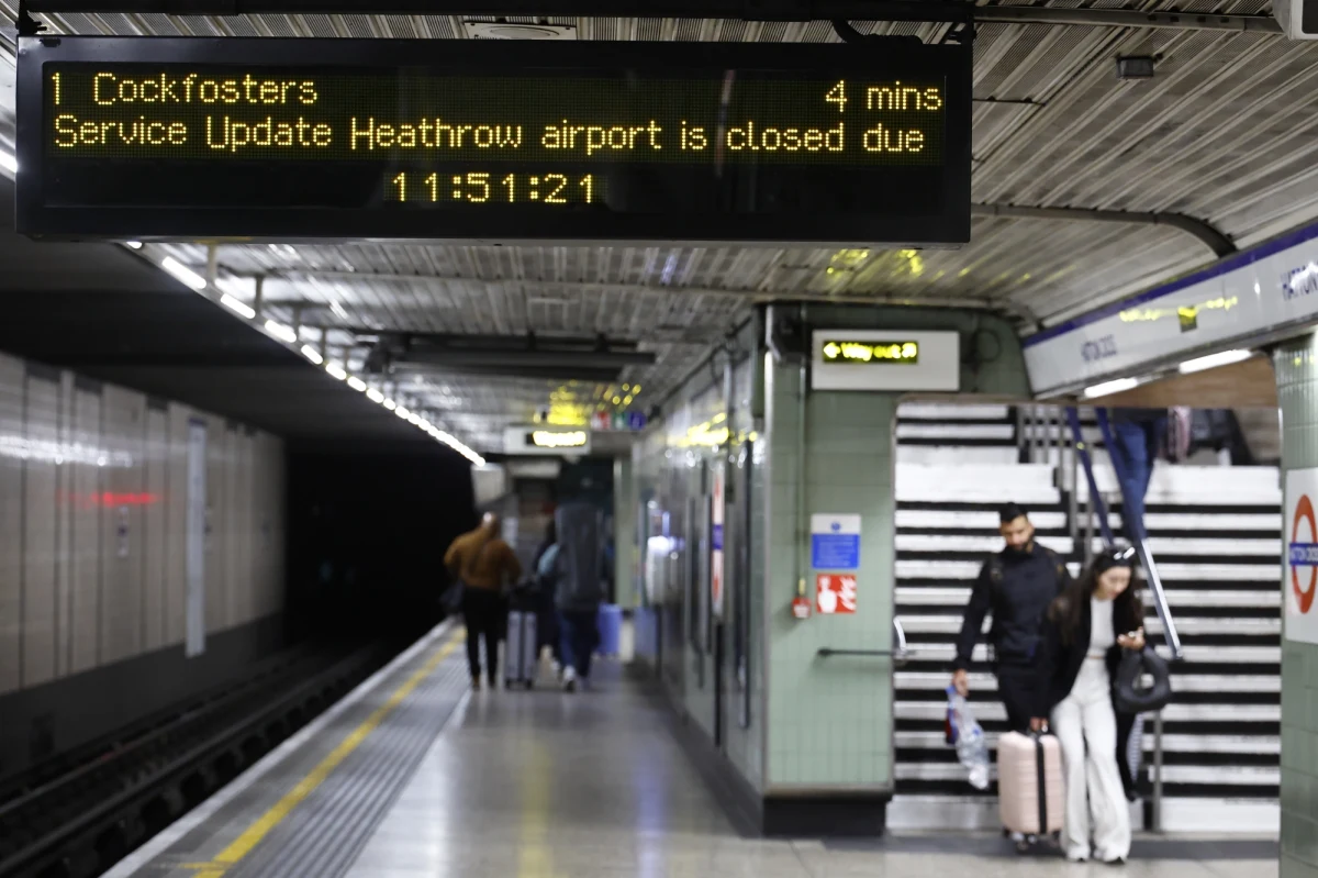 Po ponad dobie przerwy londyńskie lotnisko Heathrow zostało w pełni otwarte - przekazały przed godziną 7:00 władze tego największego w Wielkiej Brytanii portu lotniczego. Pracę kluczowego lotniska sparaliżował pożar stacji elektrycznej. 