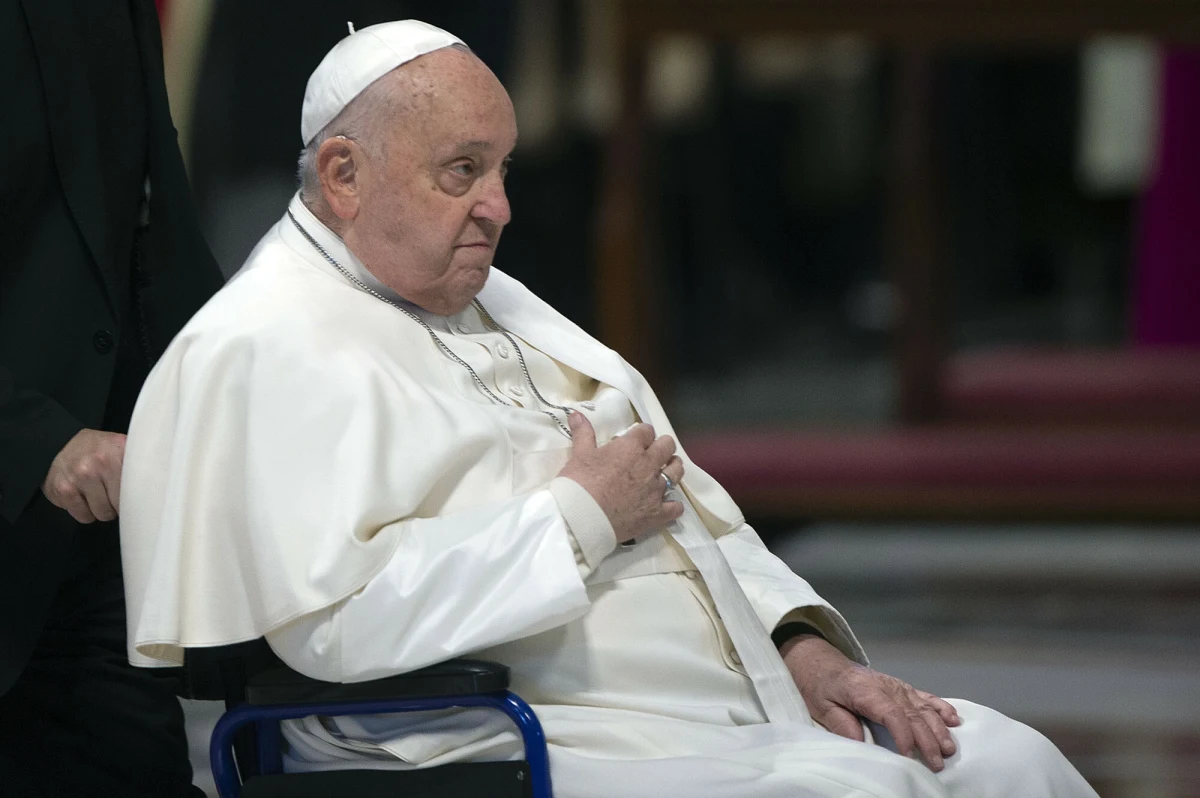 Potwierdziły się medialne doniesienia. Papież Franciszek zamierza pokazać się w niedzielę w południe w oknie Polikliniki Gemelli, by pozdrowić i pobłogosławić wiernych na zakończenie modlitwy Anioł Pański. Taką informację przekazało biuro prasowe Watykanu. Nastąpi to po raz pierwszy od początku jego hospitalizacji, czyli od 14 lutego.