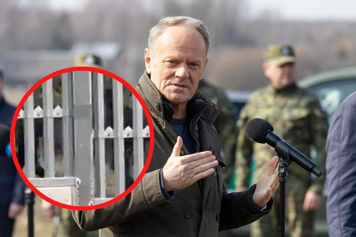 "Grupa migrantów najprawdopodobniej celowo podwieziona przez Białorusinów dociera właśnie na miejsce naszej konferencji" - napisał Donald Tusk. Premier opublikował także nagranie, na którym widać osoby po drugiej strony zapory na polsko-białoruskiej granicy.