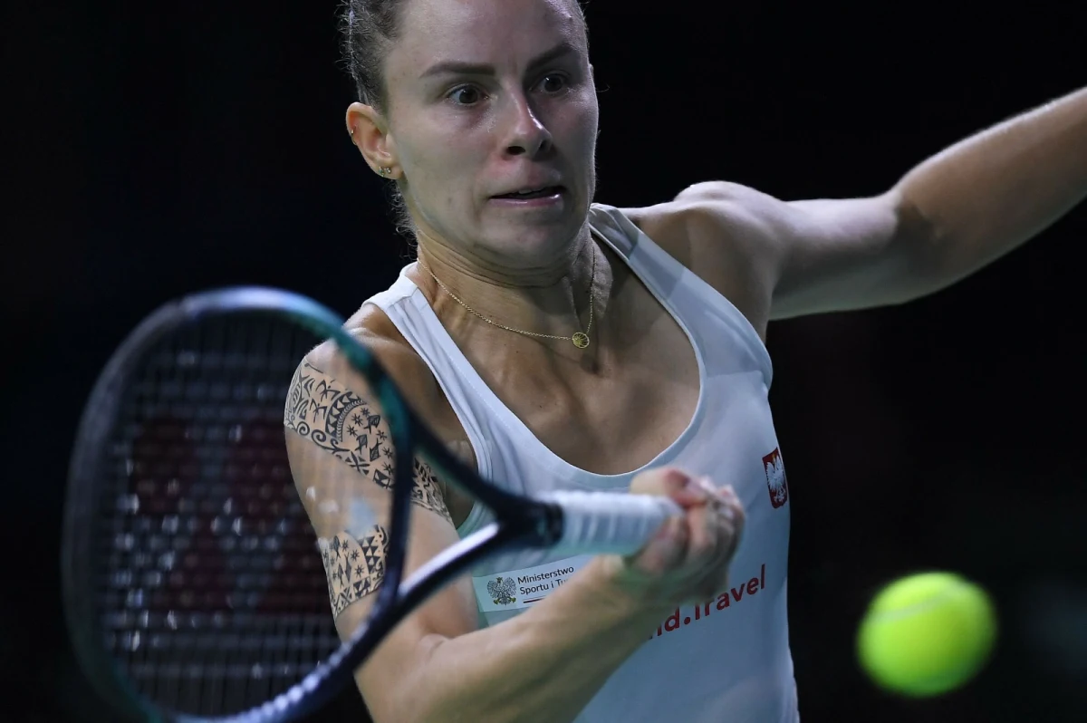 Magda Linette wygrała z Lindą Fruhvirtovą 7:5, 6:4 w trzeciej rundzie tenisowego turnieju WTA 1000 na kortach twardych w Miami. Jej następną rywalką będzie rozstawiona z "trójką" Coco Gauff.