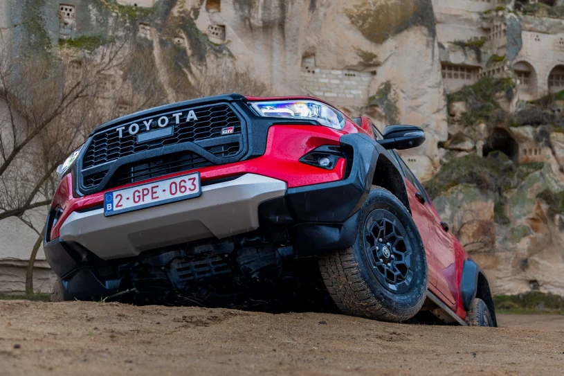 Toyota szaleje z wyprzedażami. Legendarny model tańszy o 26 tys. zł