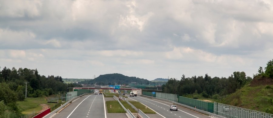 Ważne informacje dla kierowców. W poniedziałek (24 marca) rozpocznie się remont fragmentu autostrady A1 między węzłami Swarożyn i Pelplin. Ruch będzie odbywał się dwoma pasami w kierunku Gdańska i jednym pasem w stronę Łodzi - podała spółka Gdańsk Transport Company (GTC). Utrudnienia potrwają około pięciu tygodni. 