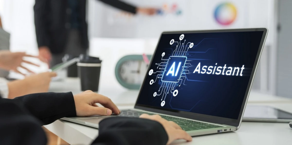 Sztuczna inteligencja to jeden z najważniejszych czynników kształtujących współczesny rynek i jego przyszłość. Jej dynamiczny rozwój przekłada się na coraz szersze zastosowania w różnych branżach — począwszy od finansów, przez marketing, aż po medycynę. 