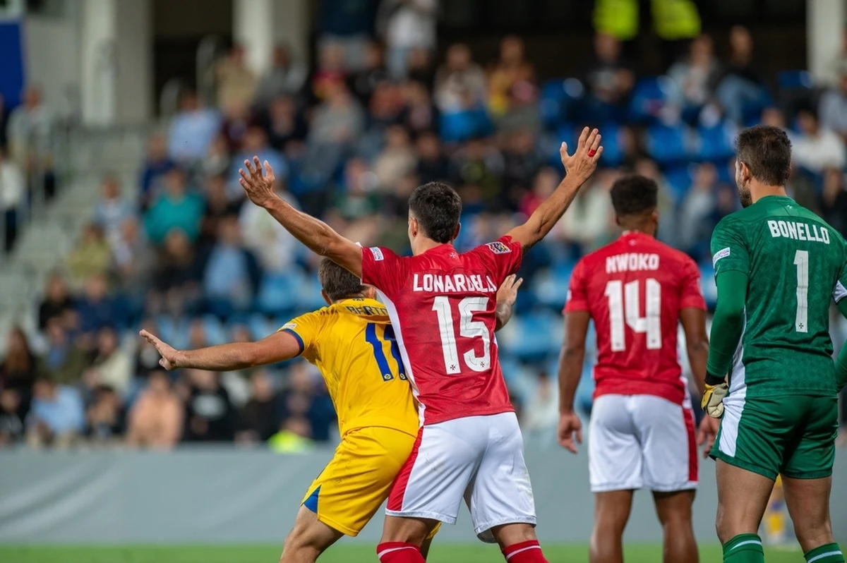 Po piątkowych męczarniach w meczu z Litwą nasi piłkarze wieczorem ponownie wyjdą na murawę PGE Narodowego. Tym razem zagramy z Maltą. To rywal, z którym nie graliśmy od lat. Patrząc na wyniki z przeszłości Malta to przy Litwie... kopciuszek.