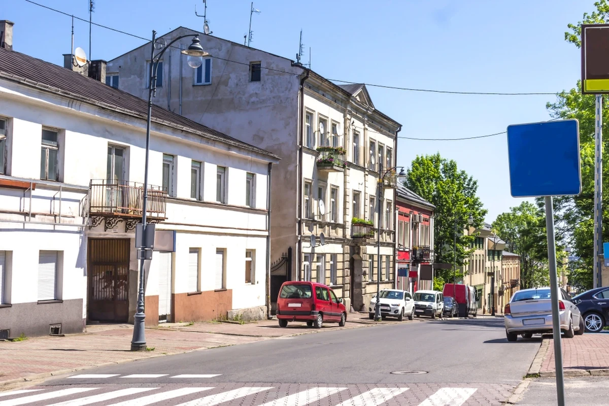 Opłaty wyższe o połowę i nowe obszary w strefie płatnego parkowania w centrum - to zmiany, które czekają kierowców w Częstochowie. Będą one obowiązywały od 1 lipca 2025 roku.