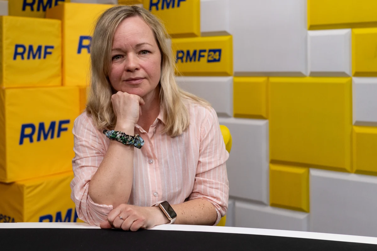 "Ogólnie tyjemy zawsze od tego, że jemy za dużo. Tylko że możemy jeść za dużo objętościowo, a możemy też jeść za dużo produktów, które są wysokokaloryczne" – mówi gość Wykładu otwartego Małgorzata Krukowska, dietetyczka i mgr zdrowia publicznego, która na swoim Instagramie zdradza proste zasady zdrowego odżywiania i przepisy na smaczne posiłki na szybko. "Zawsze bezpośrednią przyczyną tego, że tyjemy, że mamy nadwagę, otyłość, jest dodatni bilans energetyczny" – dodaje ekspertka w internetowym Radiu RMF24.