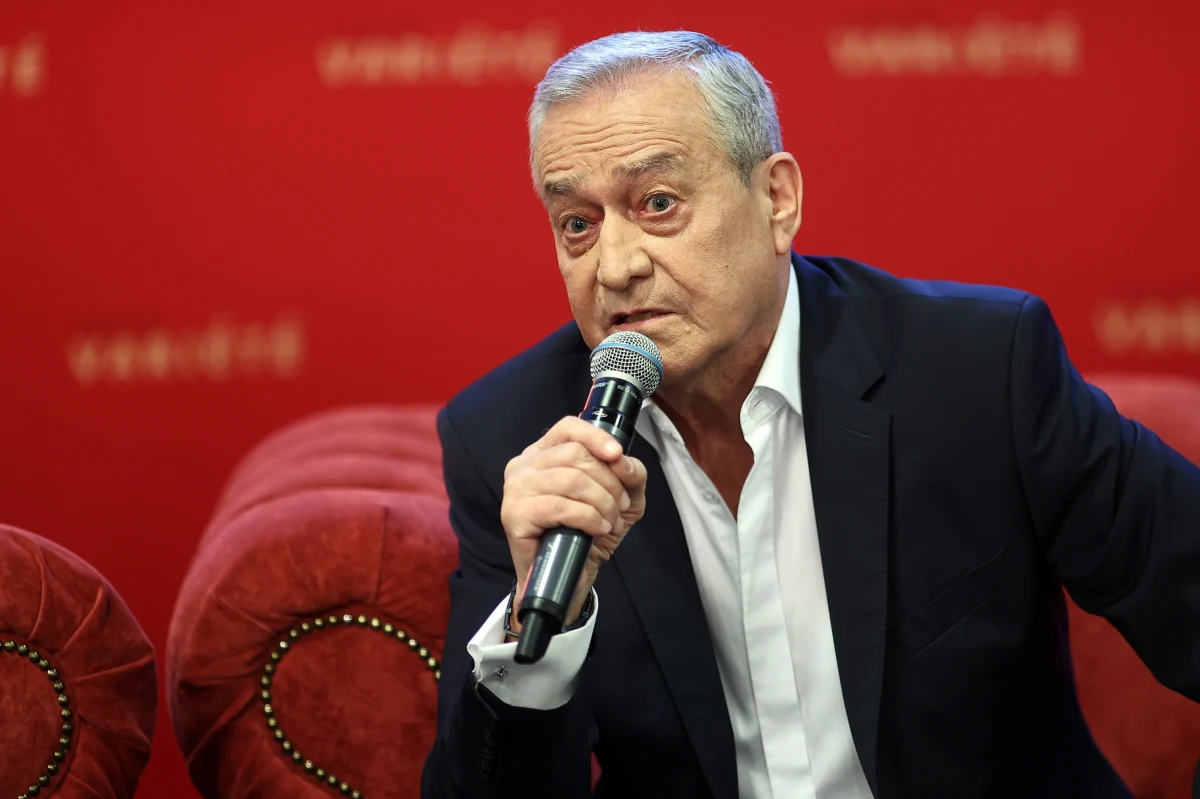 Jaka przyszłość czeka krakowski Teatr Variete? Czy jego siedziba zostanie przejęta przez Teatr Bagatela? Ostatnio w sprawie przyszłości tej sceny pojawiło się dużo emocji i znaków zapytania. "Poza moimi plecami, cichaczem, próbuje się decydować o przyszłości teatru, który stworzyłem" - pisze w emocjonalnym liście twórca i dyrektor Variete, Janusz Szydłowski. "Kraków nie straci sceny muzycznej" - zapewnia prezydent stolicy Małopolski Aleksander Miszalski. 