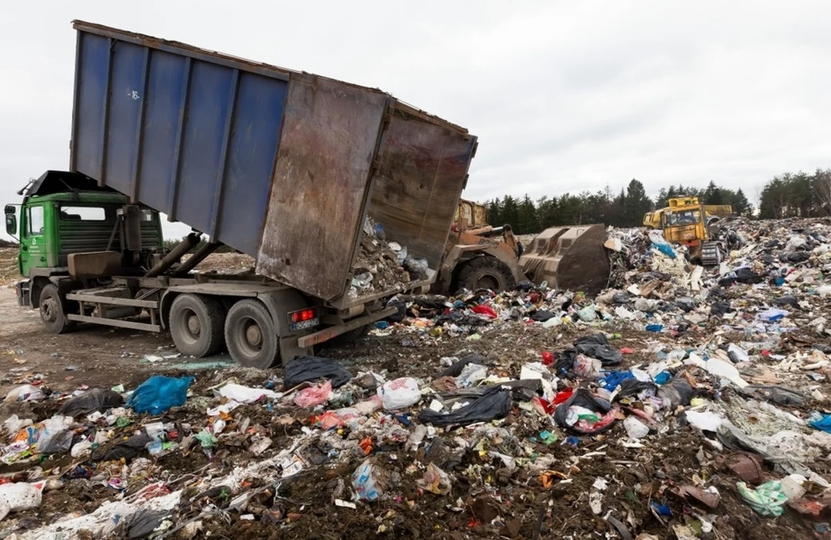 Zorganizowana grupa przestępcza zajmująca się nielegalną utylizacją odpadów została zlikwidowana przez mazowieckich policjantów. Na polecenie łódzkiego wydziału Prokuratury Krajowej, na gorącym uczynku w dwóch miejscach w Polsce zatrzymano 9 osób.