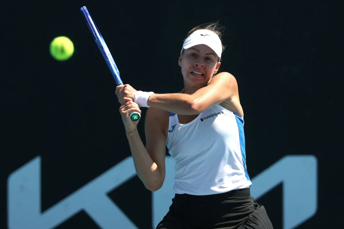 Magda Linette wygrała z rozstawioną z numerem trzecim Amerykanką Coco Gauff 6:4, 6:4 w 1/8 finału tenisowego turnieju WTA 1000 na kortach twardych w Miami. W ćwierćfinale jej rywalką będzie Włoszka Jasmine Paolini. 