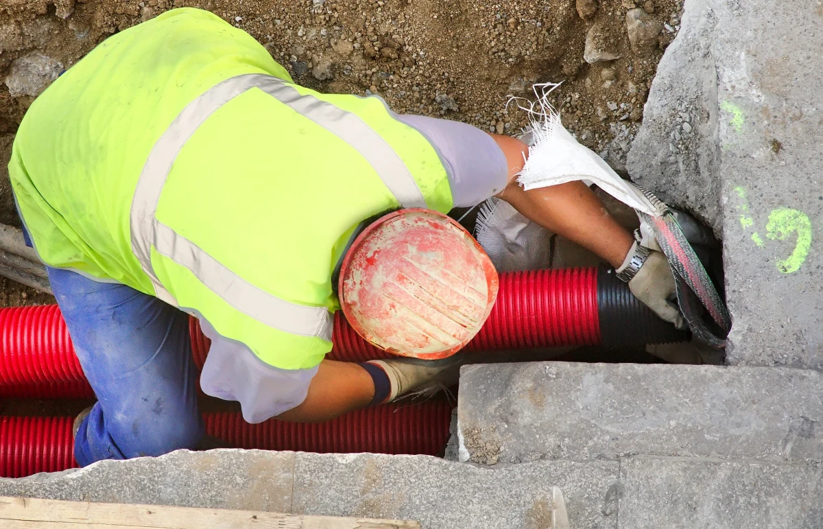 Gmina Kościelisko (woj. małopolskie) rozpoczęła akcję legalizacji nielegalnych przyłączy wodociągowych. Mieszkańcy mają czas do 18 kwietnia, aby uregulować formalności i uniknąć konsekwencji. Po tym terminie urząd gminy zapowiada kontrole i możliwe kary finansowe.