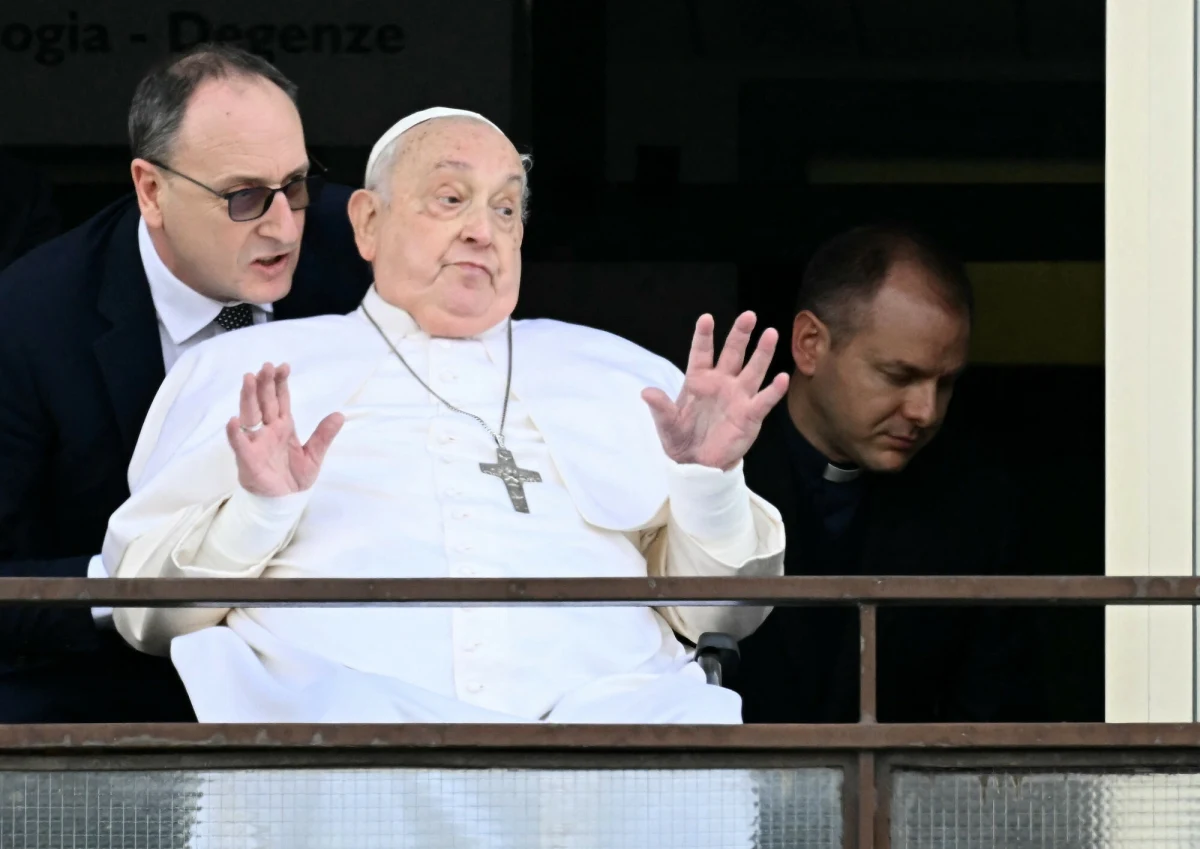 "Próbujcie wszystkiego" - miał mówić lekarzom papież Franciszek, gdy medycy walczyli o jego życie. Kulisy pobytu Ojca Świętego w szpitalu ujawnił profesor Sergio Alfieri, szef zespołu medycznego, który opiekował się papieżem w Poliklinice Gemelli.