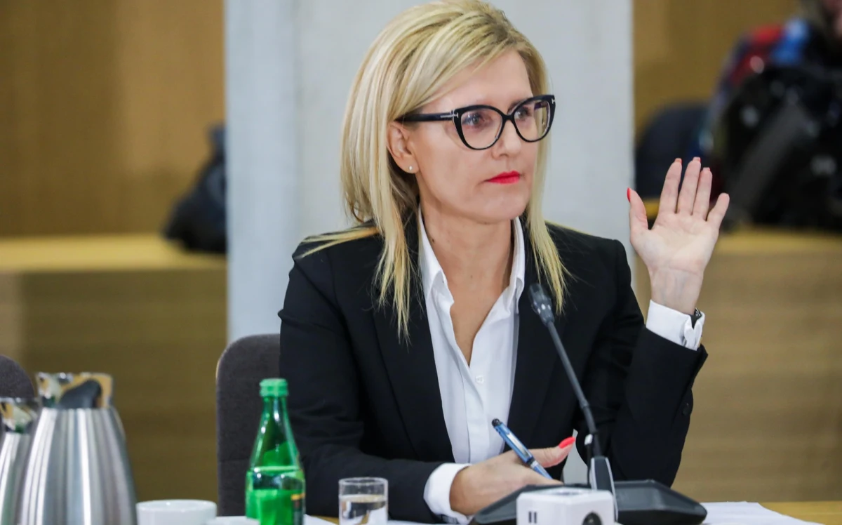 Prokurator Ewa Wrzosek złożyła zawiadomienie ws. gróźb karalnych wypowiadanych pod jej adresem przez europosła Prawa i Sprawiedliwości Jacka Ozdobę. Chodzi o słowa, które padły w czasie ubiegłotygodniowej demonstracji PiS-u przed prokuraturą.