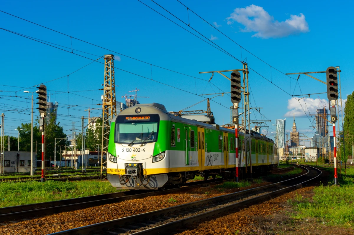 Na Mazowszu występują utrudnienia kolejowe. Jak informuje reporter RMF FM, na linii Warszawa-Otwock są problemy techniczne. Część pociągów notuje spore opóźnienia.