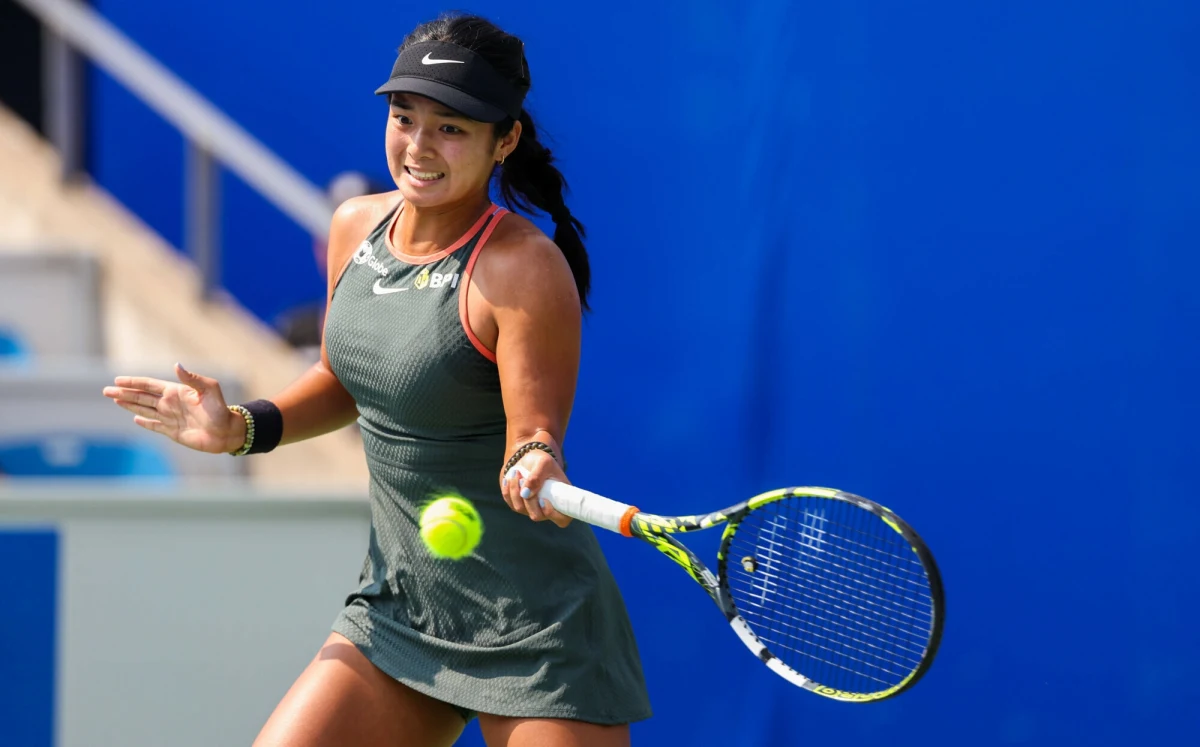 Po tym, jak Magda Linette przegrała w ćwierćfinale z Włoszką Jasmine Paolini, Iga Świątek jest już jedyną Polką w turnieju WTA 1000 na kortach twardych w Miami. Wiceliderka światowego rankingu nie przegrała w tym mieście jeszcze ani seta, a dziś o półfinał zmierzy się z rewelacją turnieju, 19-letnią reprezentantką Filipin Alexandrą Ealą. Będzie to ich pierwsze starcie w turnieju WTA, jednak wcześniej obie tenisistki miały okazję wspólnie trenować i spotkać się w czasie uroczystości w akademii tenisowej Rafaela Nadala, gdzie Polka wręczała dyplom Filipince.