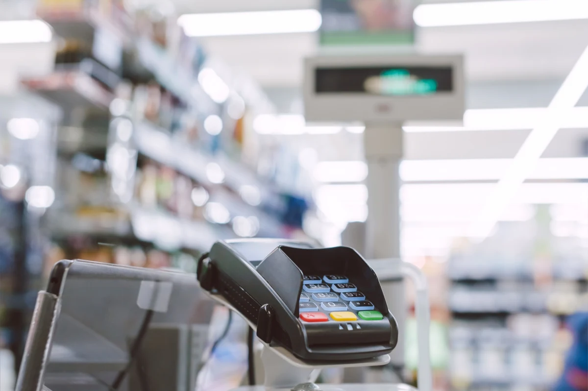 W pierwszych miesiącach 2025 roku polska branża handlowa zmaga się z poważnymi wyzwaniami. Najnowszy raport MGBI rzuca światło na trudną sytuację, z jaką muszą mierzyć się przedsiębiorcy. Wzrost liczby upadłości w niektórych sektorach handlu jest alarmujący, jednocześnie zauważalna jest wyższa liczba postępowań restrukturyzacyjnych, co może być kluczem do przetrwania dla wielu firm.