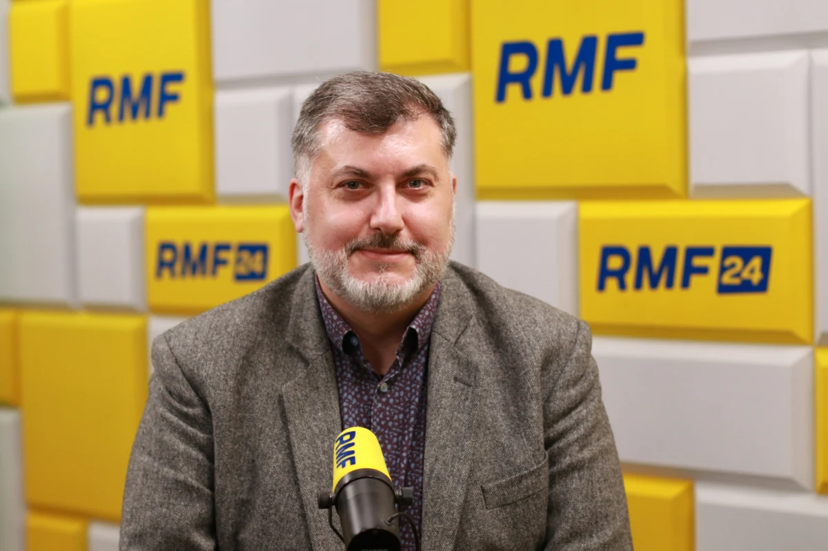 "Największym zagrożeniem dla Sławomira Mentzena jest Sławomir Mentzen. On doskonale wychodzi, gdy ma swoje jednostronne wystąpienia, doskonale wychodzi na TikToku, gdzie ma reżyserowane nagrania. Natomiast w debatach może być gorzej. W spotkaniach jeden na jeden jest wręcz tragicznie” – mówił w Rozmowie o 7:00 w Radiu RMF24 były polityk Konfederacji Artur Dziambor. „Moim zdaniem nie wejdzie (Sławomir Mentzen – przyp. red.) do drugiej tury, ale zdobędzie bardzo dobry wynik" - dodał. "PO i PiS mają bardzo silny, betonowy elektorat. Mimo ewidentnej słabości Karola Nawrockiego - to jest beznadziejny kandydat - jak dojdzie do głosowania, to Karol Nawrocki będzie miał ciut więcej od Sławomira Mentzena" - prognozował gość Piotra Salaka.