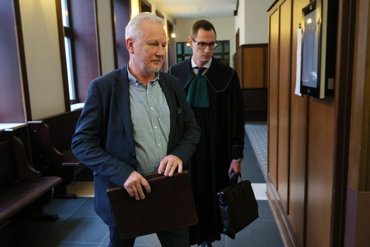 Decyzją sądu drugiej instancji wyrok skazujący ws. napaści na byłego wiceszefa Komisji Nadzoru Finansowego Wojciecha Kwaśniaka został utrzymany. Skazany Piotr Polaszczyk usłyszał jednak wyrok nie 10, a 8 lat więzienia. Do napaści doszło w 2014 r.