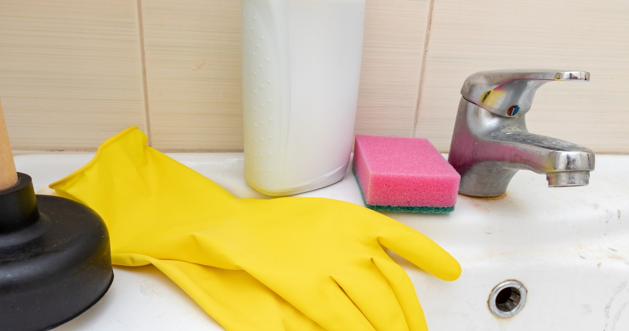 Ile kosztuje sprzątanie domu na święta? Tyle zapłacisz za całe mieszkanie, a tyle za mycie okien