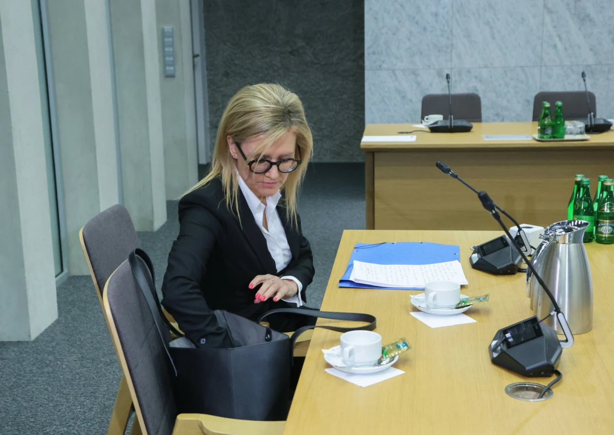 Prokuratura Okręgowa w Warszawie opublikowała uzasadnienie odmowy obecności pełnomocnika w czasie przesłuchania Barbary Skrzypek. Wokół prokuratorskich czynności narosły kontrowersje, gdy politycy Prawa i Sprawiedliwości zarzucili, że aparat państwa pośrednio mógł doprowadzić do śmierci długoletniej współpracowniczki Jarosława Kaczyńskiego.