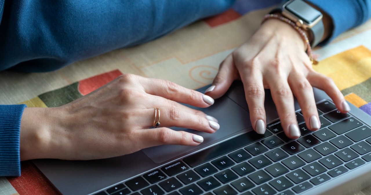 Praca zdalna pod kontrolą. W USA pytają choćby o wyjścia do toalety