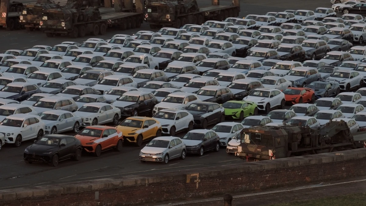 Kolejne cła postanowił wprowadzić prezydent Stanów Zjednoczonych Donald Trump. Tym razem 25-procentowym podatkiem USA obłożą wszystkie samochody importowane zza granicy. W Europie nowe restrykcje uderzą przede wszystkim producentów w Niemczech.