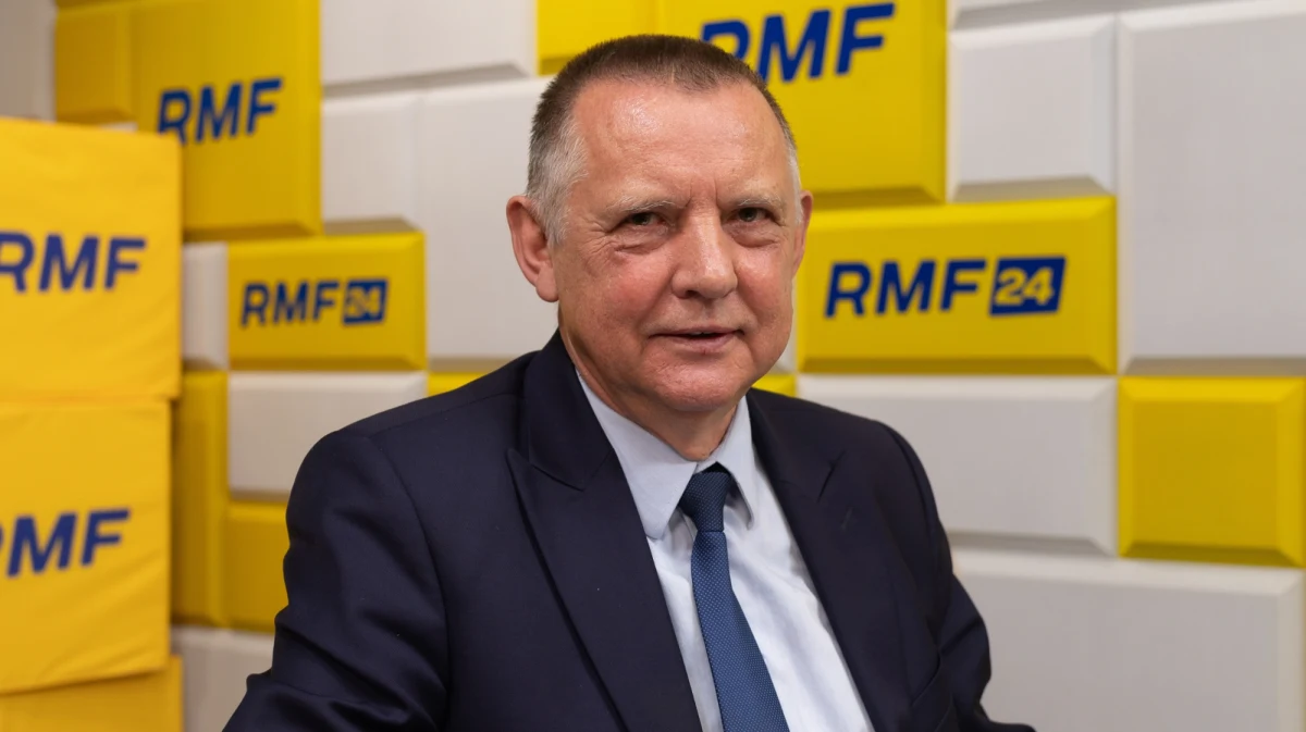 "W RARS-ie działy się patologiczne rzeczy (...). RARS dokonała zakupu żywności humanitarnej dla Ukrainy. Korzystano z pośrednika, który zawyżył koszty w ten sposób, że agencja zapłaciła prawie 200 proc. więcej niż koszty, które on poniósł w związku z tym zakupem. Nie zachowano konkurencyjności (...). Przykładem niegospodarności jest też wynajęcie i przechowywanie płynów dezynfekcyjnych za 4 tys. i zmiana podmiotu na inny, za który płacono już nie 4 tys. miesięcznie, ale 200 tys. zł. To trwało 8 miesięcy" - powiedział prezes NIK Marian Banaś w Porannej rozmowie w RMF FM. Poinformował, że będą w tej sprawie zawiadomienia do prokuratury.