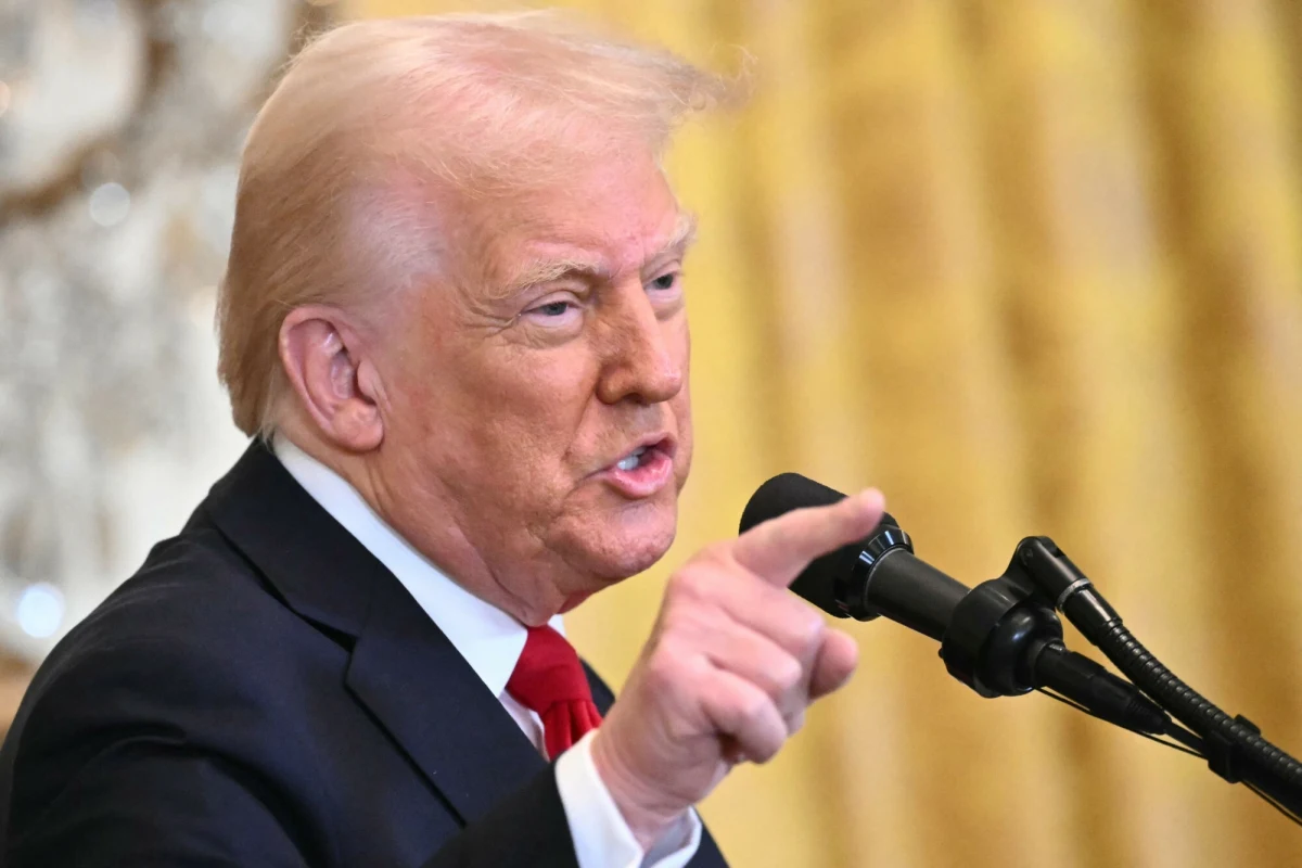 Donald Trump zapowiada kolejną rundę handlowej konfrontacji. Prezydent Stanów Zjednoczonych ostrzegł Unię Europejską i Kanadę, że jeśli będą koordynować działania na niekorzyść USA, nałożone zostaną na nie nowe, dotkliwe cła. To reakcja na ich odpowiedź na amerykańskie restrykcje celne.