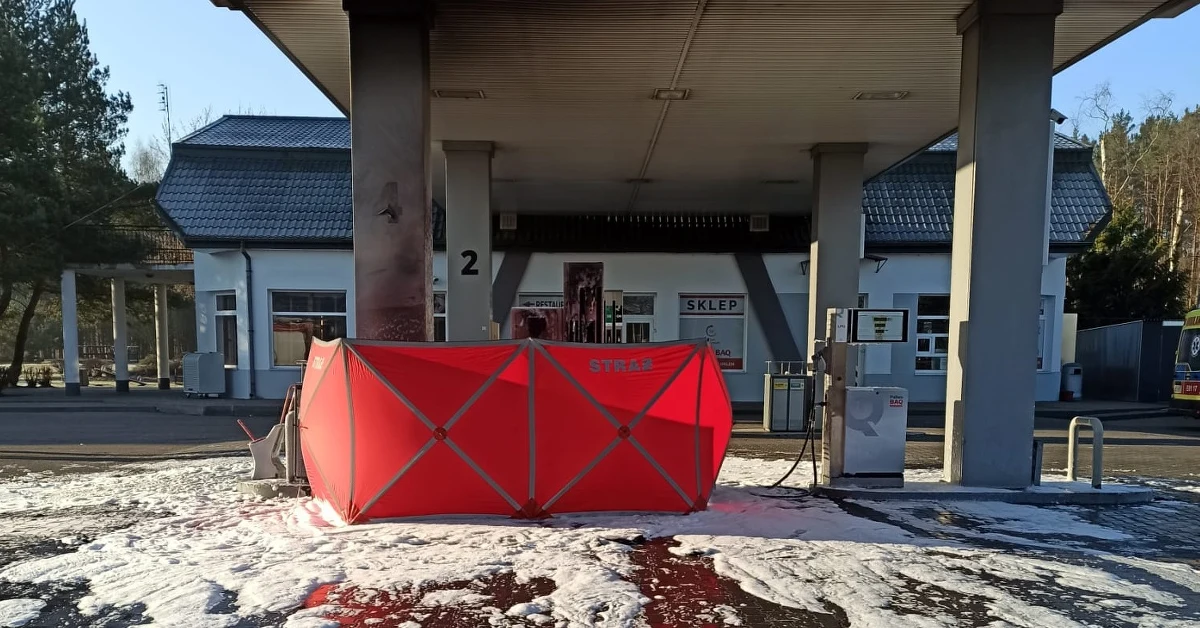 Policja będzie wyjaśniać okoliczności porannego pożaru na stacji benzynowej w Nieborowie (woj. łódzkie). Zginął w nim mężczyzna, którego tożsamość nie została jeszcze ustalona. 
