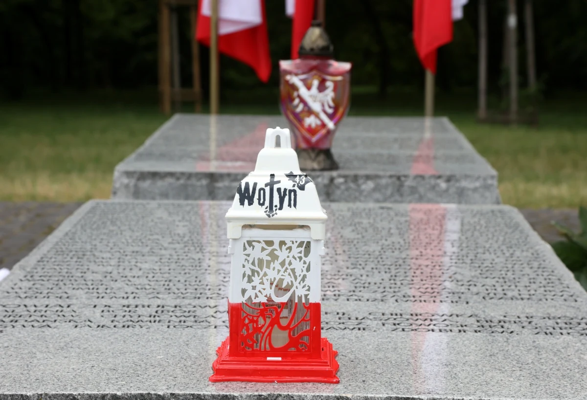 "Będziemy nad tym pracować, to jest nasz obowiązek chrześcijański" – mówił Wasyl Bodnar w Porannej rozmowie w RMF FM. Ambasador w ten sposób odpowiedział na pytanie, czy jest szansa na ekshumowanie wszystkich ofiar rzezi na Wołyniu. Gość Tomasza Terlikowskiego wskazał także, na jakim etapie są prace.