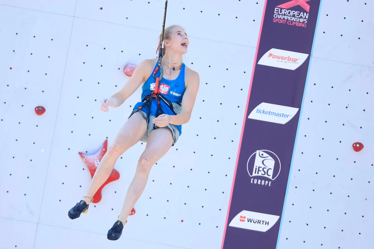 Czasami odpuszczenie daje nam więcej korzyści, niż robienie czegoś na siłę - mówi Natalia Kałucka, która ma na swoim koncie tytuły mistrzyni Europy i mistrzyni świata we wspinaczce sportowej kobiet oraz Puchar Świata w tej dyscyplinie. Zawodniczka idzie w tym sezonie po kolejne tytuły i przekonuje, że o wiele łatwiej jest o sukces, gdy słucha się samego siebie.